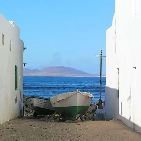 Apartamento La Caleta Sleeps 6 Wifi *