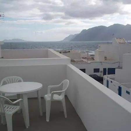 La Caleta Sleeps 6 Wifi Famara