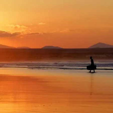 Apartamento La Caleta Sleeps 6 Wifi Famara