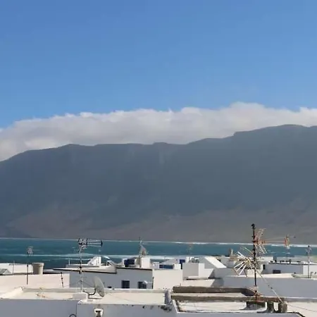 La Caleta Sleeps 6 Wifi * Famara