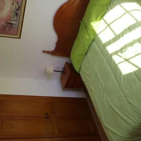 La Caleta Sleeps 6 Wifi Daire