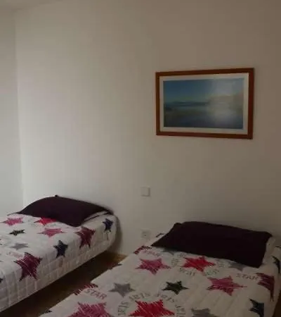 La Caleta Sleeps 6 Wifi Daire *