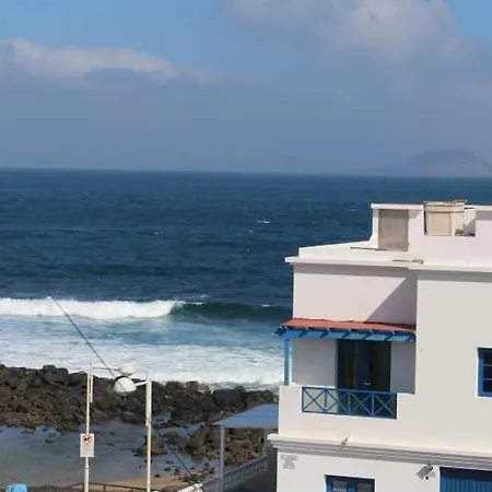 La Caleta Sleeps 6 Wifi Famara
