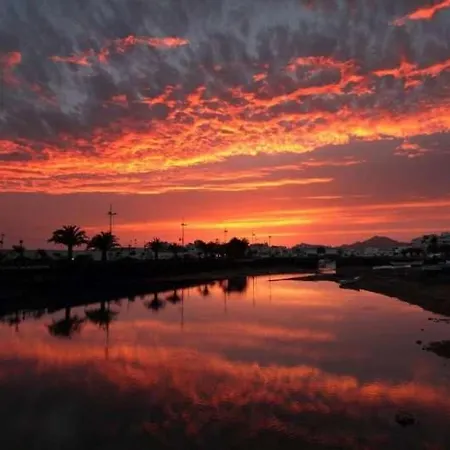 La Caleta Sleeps 6 Wifi Famara